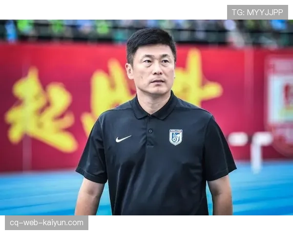 大连英博主帅李国旭：从传控美梦到防反务实的战术转型
